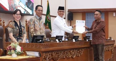 Paripurna DPRD Batam: Seluruh Fraksi Setuju Bahas Ranperda Perubahan APBD 2025, Isu Rakyat Kecil Jadi Sorotan