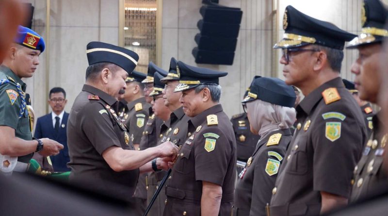 Jehezkiel Devy Sudarso Resmi Jabat Kepala Kejati Kepri, Teguh Subroto Naik Jabatan ke Jaksa Agung Muda