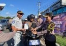 Polres Bintan Gelar Jumat Berkah: Bagi Makanan, Helm SNI, dan Edukasi Keselamatan Lalu Lintas