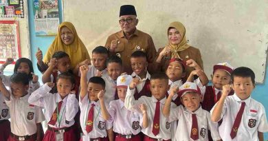 Momen Haru di Gerbang Sekolah: Walikota Tanjungpinang Gaungkan Peran Ayah dalam Pendidikan