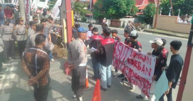 Mahasiswa Geruduk Polresta Tanjungpinang, Desak Penuntasan Kasus Pengeroyokan di KTV Majestic