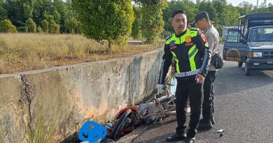 Kecelakaan Maut di Dompak: Dua Pria Tewas Seketika Usai Tabrak Beton Bundaran