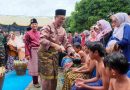 Pulau Penyengat Semarakkan Tradisi Mandi Safar, Wawako Ikut Basuh Anak-Anak untuk Tolak Balak