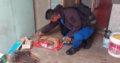 Diduga Bom, Brimob Evakuasi Benda Berbahaya dari Rumah Warga di Tanjungpinang