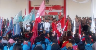 Ratusan Mahasiswa Kepri Geruduk DPRD, Suarakan Tuntutan dari Reformasi Kepolisian hingga Pajak