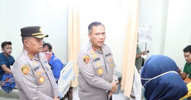 Kapolda Kepri Jenguk Korban Kebakaran Kapal Federal II: Janji Usut Tuntas dan Transparan