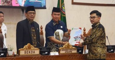DPRD Batam Sahkan 15 Ranperda Masuk Program Legislasi Prioritas 2026