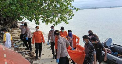 Tim SAR Gabungan Evakuasi Jenazah Misterius yang Mengapung di Perairan Bintan