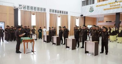 Kajati Kepri Pimpin Pelantikan Pejabat Baru: Tekankan Integritas dan Dedikasi Tinggi