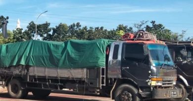 Polresta Barelang Gerebek Gudang di Sagulung, Amankan Lima Truk Bermuatan Barang Impor Bekas