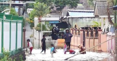 Banjir Rob Rendam Pesisir Tanjungpinang, Aktivitas Warga Terganggu Sejak Pagi