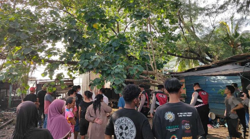 Kebakaran Ludeskan Rumah Warga di Tanjungpinang, Diduga Akibat Selang Gas Bocor Kebakaran Ludeskan Rumah Warga di Tanjungpinang, Diduga Akibat Selang Gas Bocor