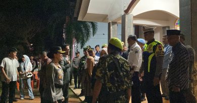 Malam Natal Kondusif, Kapolres Bintan Bersama Forkopimda Pastikan Keamanan Gereja